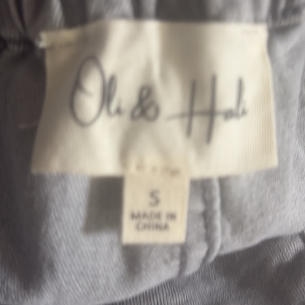 Oli & Hali Gray roomy Jeans with Distinctive Peace Designs - Picture 8 of 8